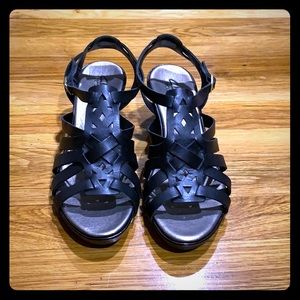 Clark’s wedge sandal shoe